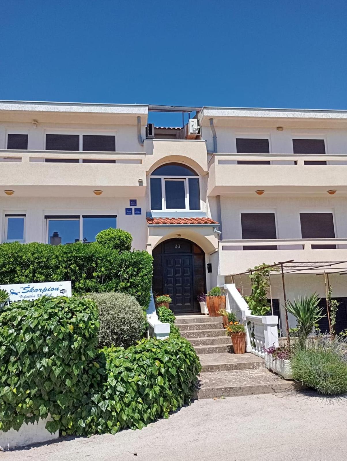 Rooms Helena Krk Town Exterior foto