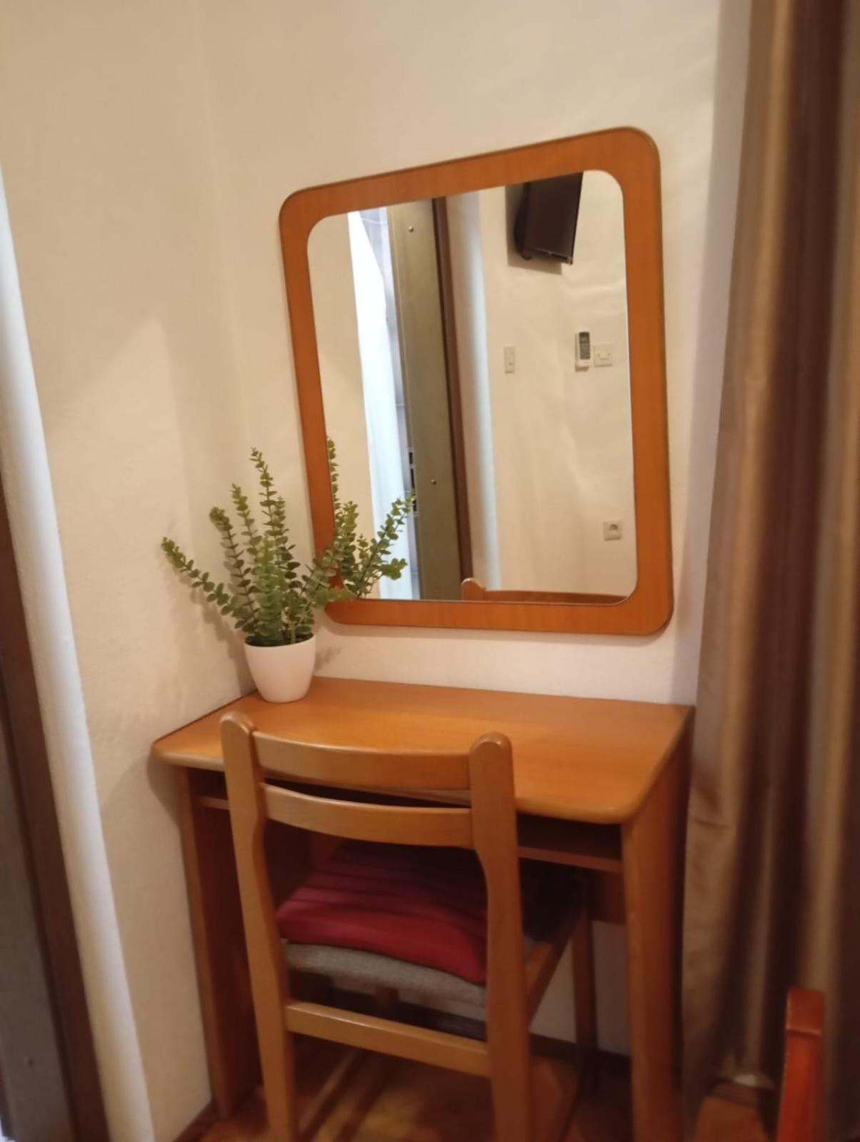 Rooms Helena Krk Town Exterior foto